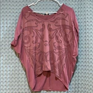 Short sleeve flowy top